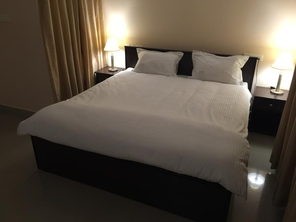 Jyothi Suites Tiruchirappalli Екстериор снимка
