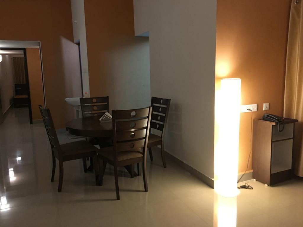 Jyothi Suites Tiruchirappalli Екстериор снимка