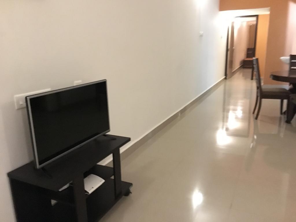 Jyothi Suites Tiruchirappalli Екстериор снимка