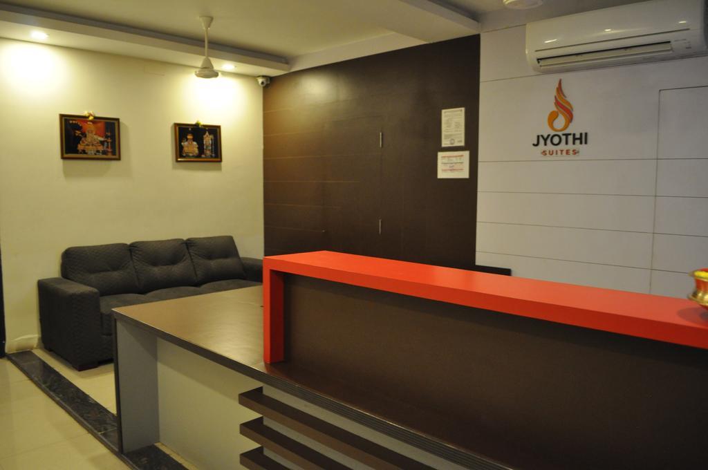 Jyothi Suites Tiruchirappalli Екстериор снимка