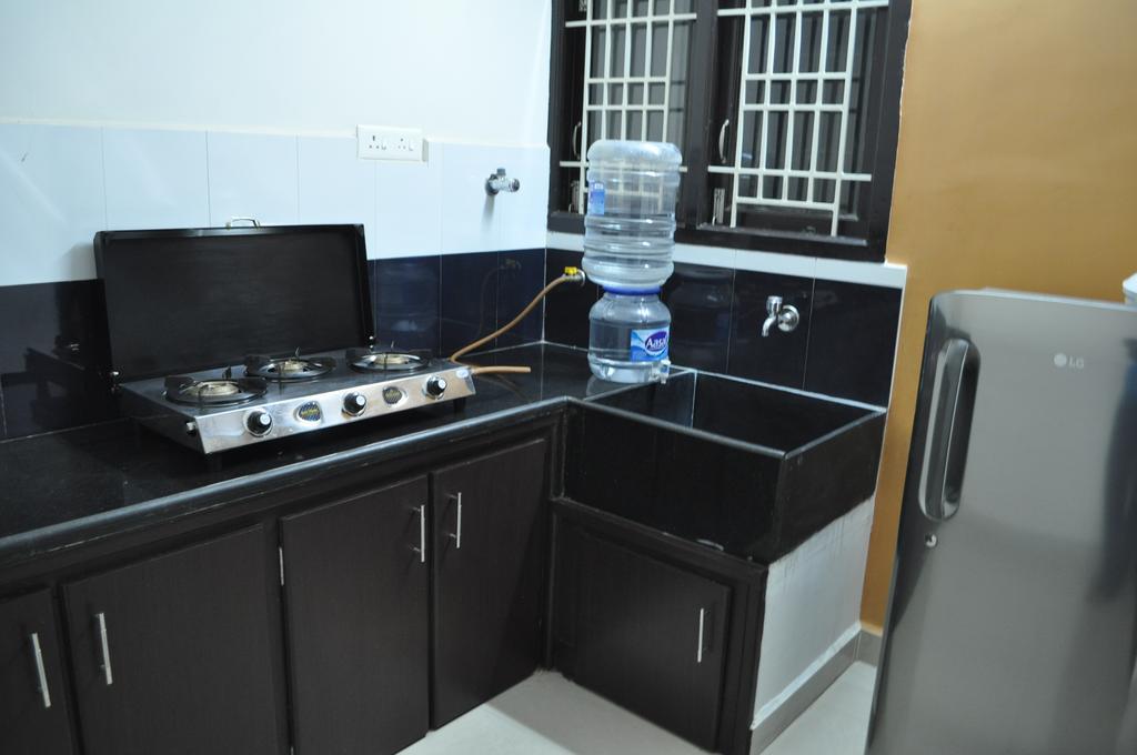 Jyothi Suites Tiruchirappalli Екстериор снимка