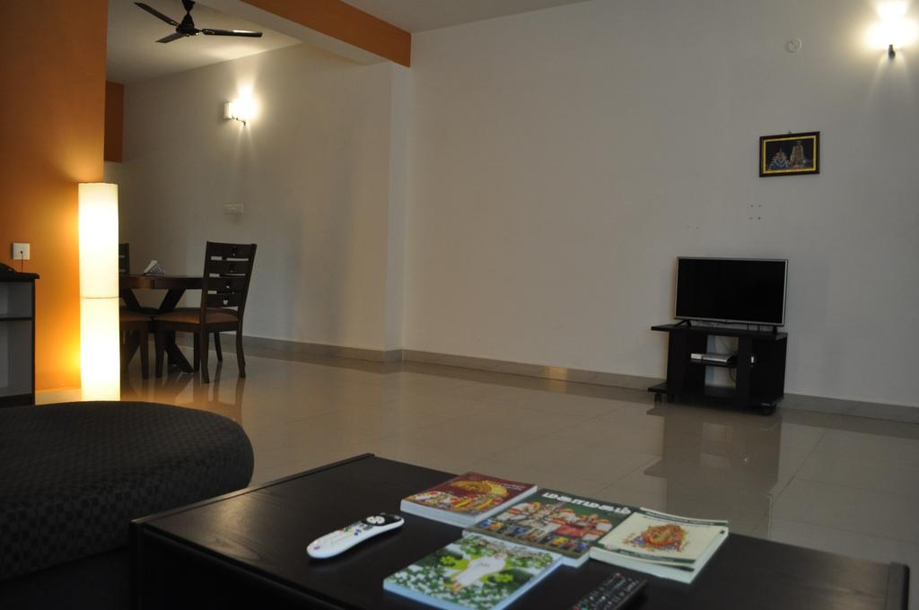 Jyothi Suites Tiruchirappalli Екстериор снимка