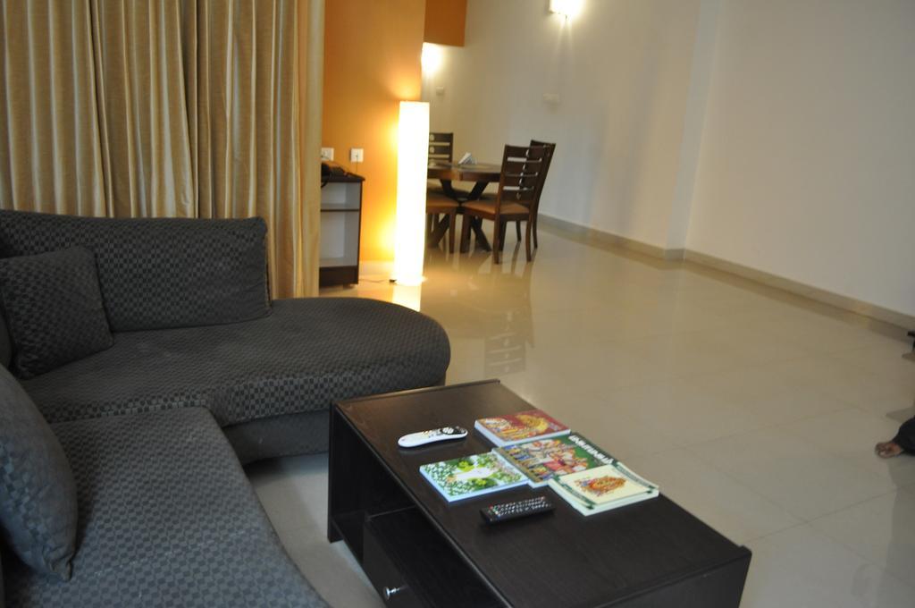 Jyothi Suites Tiruchirappalli Екстериор снимка